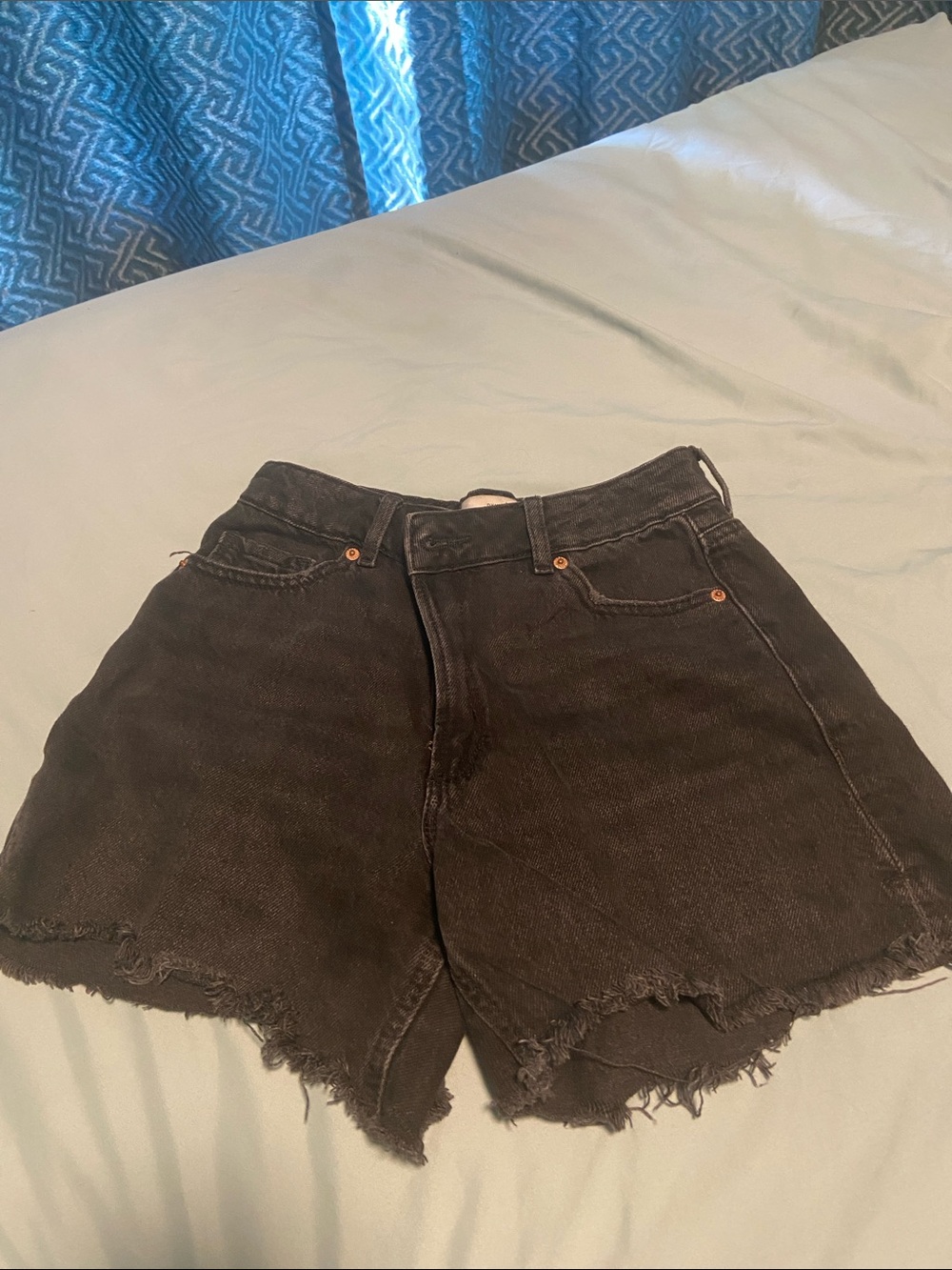 ✨ Women’s Black Denim Frayed Hem Shorts ✨